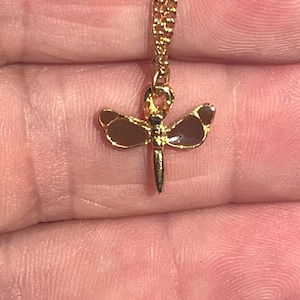 Dragonfly Charm Necklace 16 inch chain Small charm Brown wings Gold tone outline Girls necklace Dragon Fly Vintage Jewelry Vintage Necklace