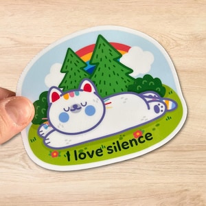 Adesivo de Gato da Floresta | Eu Amo o Silêncio Meowtistic | Orgulho Neurodivergente com Autismo, TDAH | Adesivo de Vinil Kawaii Sensory Rest para Introvertidos