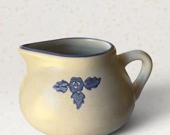 Vintage Pfaltzgraff Yorktowne Stoneware Round Gravy Boat