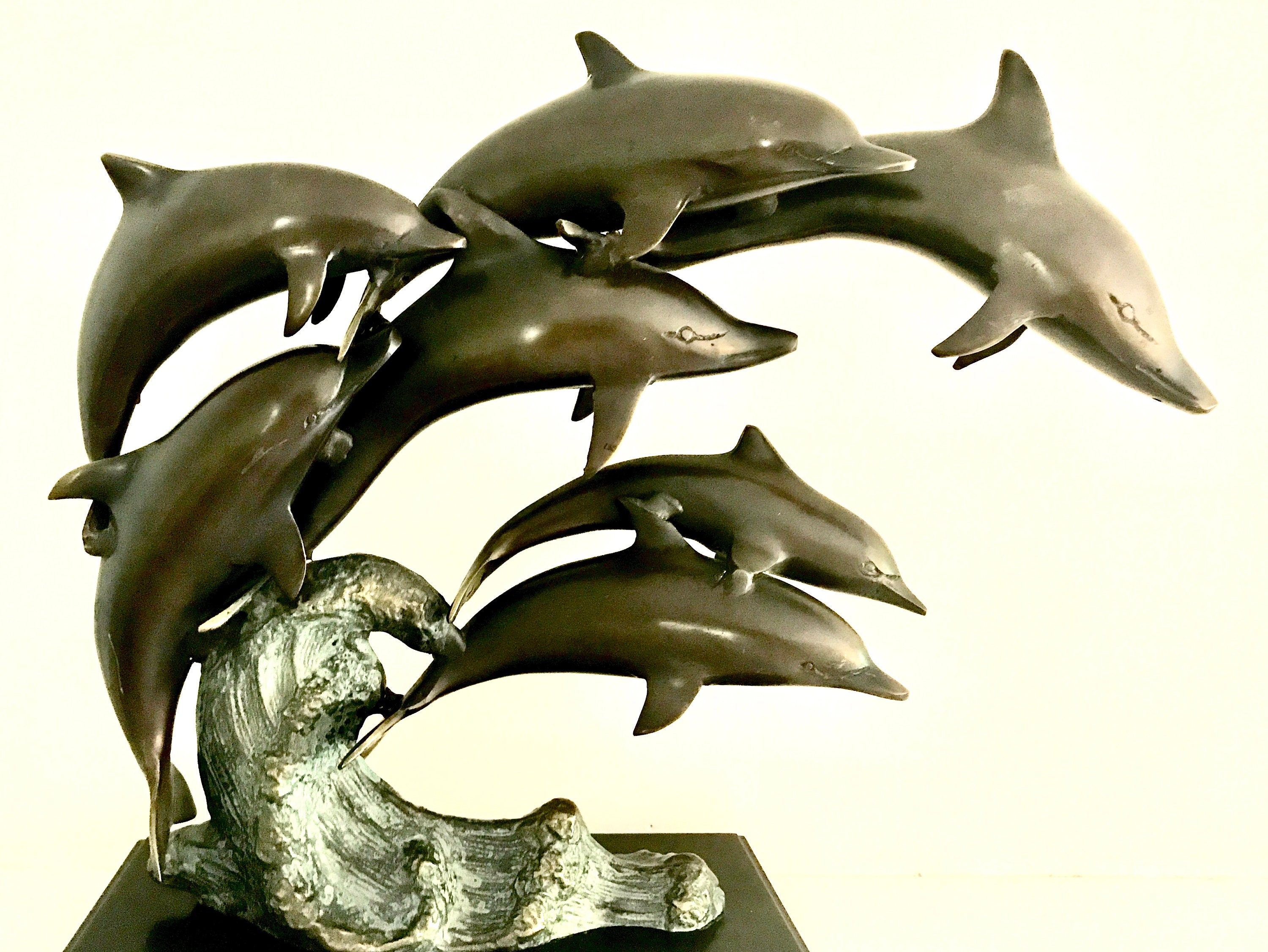 イヴ・ロエ彫刻　the Dolphins Bronze Sculpture - Seven Dolphins on a Wave, Bronze on Wood