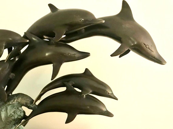 日本最大のブランド Bronze Wood on Bronze Wave, a on Dolphins Seven - Sculpture 工芸品