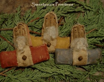 INstant Download Pattern Primitive Christmas Folk Art Santa Doll Ornies PDF E-Pattern Sweetpeas Primitives