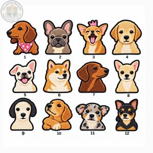 Op de afbeelding: Een verzameling van twaalf geborduurde hondenpatches gerangschikt in een raster, elk genummerd van één tot twaalf. De patches tonen verschillende hondenrassen, waaronder teckels, een Franse bulldog, een chihuahua met een kroontje en een gevlekte pup.