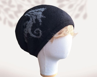 Gorro de punto de fantasía con diseño de dragón, gorro de lana de inspiración medieval, regalo original para jugadores, accesorios para D&D.