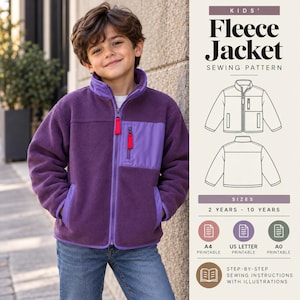 Puede incluir: Una chaqueta de forro polar morada con un bolsillo en el pecho de color morado claro y tiradores de cremallera rojos. La imagen incluye el texto Kids' Fleece Jacket Sewing Pattern, tallas de 2 a 10 años, y formatos imprimibles A4, US Letter y A0.