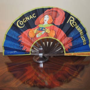 Abanico publicitario de papel francés original de los años 20 para el coñac Richarpailloud