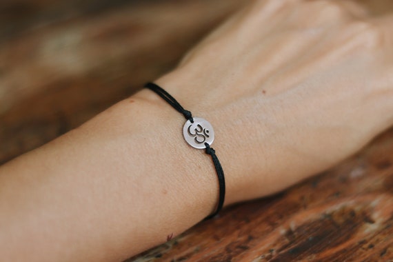 Om anklet, dainty black cord anklet with silver Om charm, ankle bracelet,  gift for her, minimalist jewelry, beach, yoga, hindu, summer – Shani & Adi  Jewelry