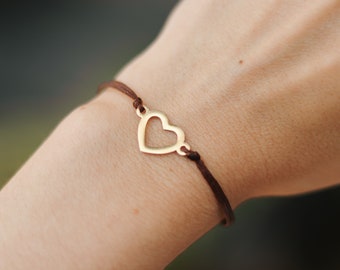 Bracelet coeur, bracelet breloque chaîne marron, breloque coeur doré, bracelet amour, bijoux personnalisés, cadeau minimaliste pour elle, acier inoxydable