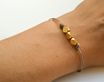 Pulsera de cordón con pepitas de oro: cuentas bañadas en oro de 14 k, longitud ajustable