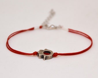 Bracelet Kabbale, bracelet Hamsa, Hamsa rouge, bracelet pour femme, perle de charme Hamsa argentée, bracelet rouge, bracelet à la main, cadeau de mères pour elle