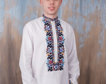 ウクライナ刺繍シャツ ウクライナの服 男性用ヴィシヴァンカ。リネンの