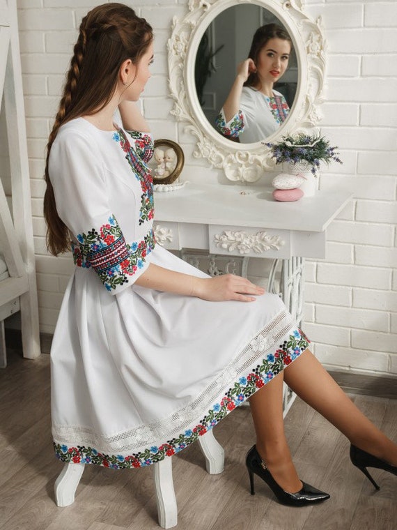 Ukrainian Dress. Fashion Embroidery Dress. Vyshyvanka Girl