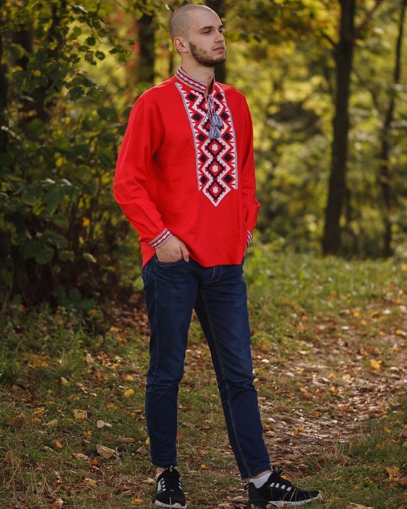 RED Ukrainian Embroidered Shirt Sorochka Vyshyvanka. Men's Linen