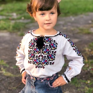 Ukrainian blouse vyshyvanka. Blouse for girls Ukrainian clothes. Embroidered blouse cross-stitch ウクライナ刺繍 Traditional blouse вишиванка дитяча