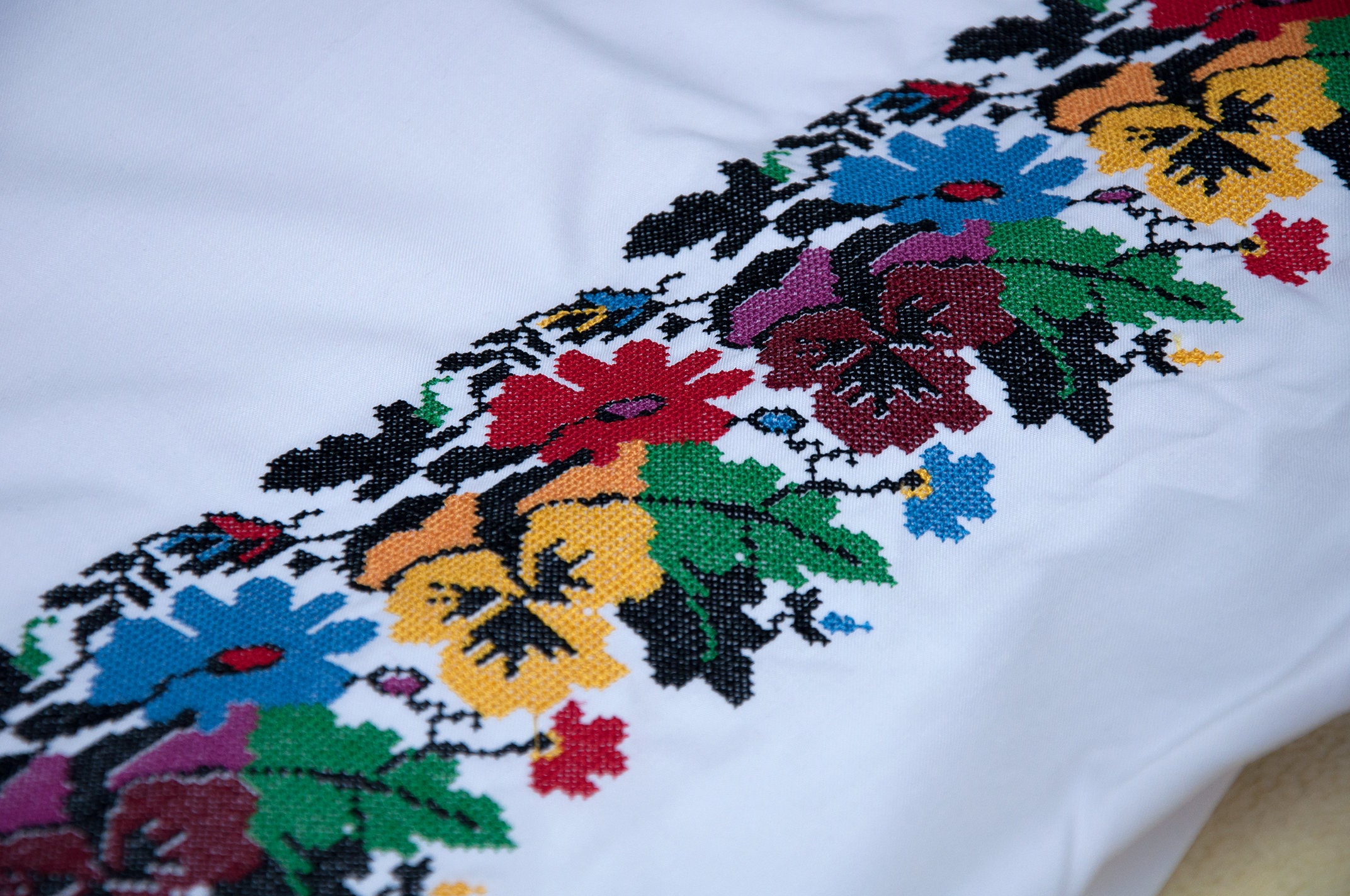 ウクライナ刺繍シャツ ウクライナ服 メンズ vyshyvanka。リネンに刺繍 