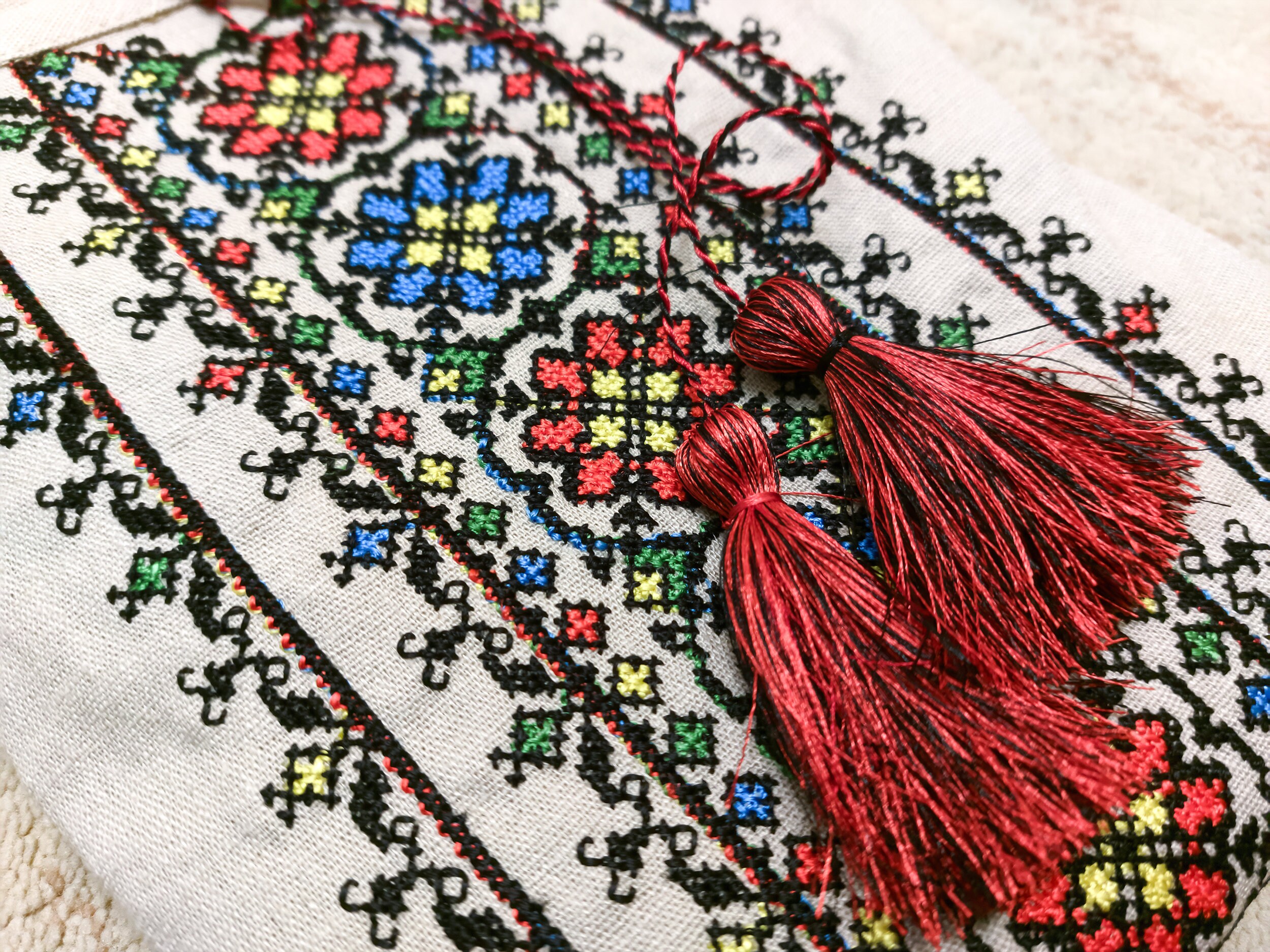 ヴィシヴァンカ。ウクライナ刺繍入りレディースブラウス ヴィシヴァンカ。ウクライナ刺繍入りレディースブラウス