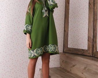 GREEN Vyshyvanka dress, Ukrainian cross-stitch embroidered dress, Stylish dress. Вышитое платье крестиком Family Look etnostyle ウクライナの刺繍