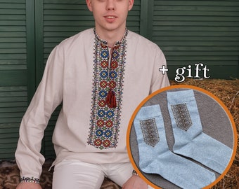 Ukrainian embroidered shirt, Ukrainian clothes vyshyvanka. Shirt + socks as a GIFT. Ethnic men's shirts. Traditional clothing ウクライナの刺繍