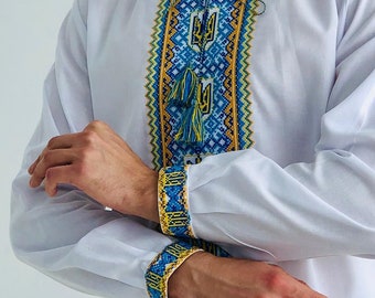 Ukrainisches gesticktes Hemd. Herren Vyshyvanka, Stickstich, Trident-Stickerei. Folkloristisches gelb-blaues Herrenhemd von ウクライナ刺繍