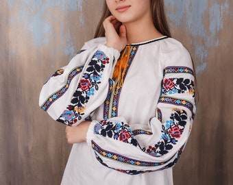 Embroidered Floral Blouse. Vyshyvanka. Ukrainian embroidered women's blouse Ethnic sorochka shirt. Embroidered blouse. Вишиванка