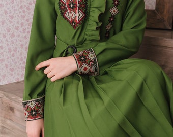 GREEN Vyshyvanka dress, Ukrainian cross-stitch embroidered dress, Stylish dress. Вышитое платье крестиком Family Look etnostyle ウクライナの刺繍