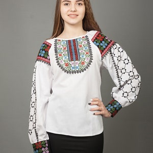 Traditional Ukrainian embroidered women/'s blouse Ethnic sorochka shirt Ukrainian clothes Embroidered blouse cross-stitch White vyshyvanka