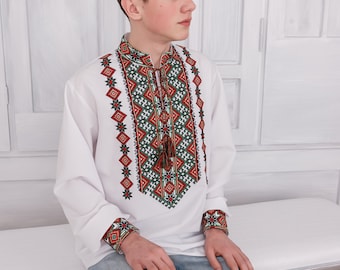 Ukrainian embroidered shirt Ukrainian clothes Mens vyshyvanka. Embroidery stitch on linen. Ethnic mens shirts Traditional clothing