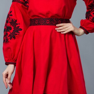 Falda ucraniana bordada para mujer. Falda ROJA estilo ucraniano. Vyshyvanka Ropa de niñas ucranianas. Ropa ucraniana. Falda de lino étnico