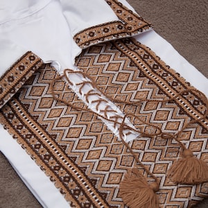 SALE PRICE REDUCED! Ukrainian embroidered shirt for men. Size L, Vyshyvanka, traditional ukrainian embroidery. Ukraine clothes. Folk shirts