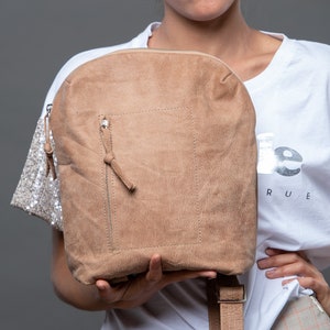 Damas de mujer real genuino cuero mochila bolso, tamaño mediano lindo mochila de cuero italiano angustiado, mochila de cuero suave marrón