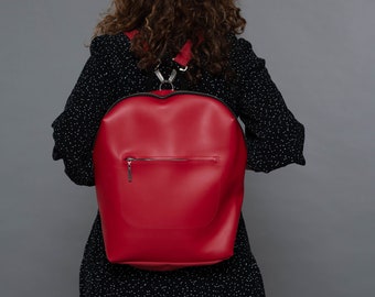 Sac à dos rouge en nylon fait main pour les femmes sac à main pour votre activité quotidienne ou sortir