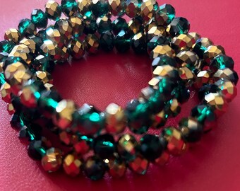 Ensemble de 4 bracelets en or et cristal vert pile !