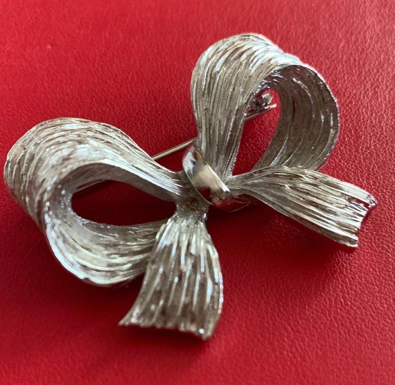 Vintage 1950s Bow Brooch image 1