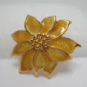 Beautiful Vintage Avon Enameled Poinsettia image 2