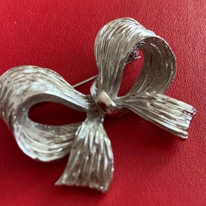 Vintage 1950s Bow Brooch image 2