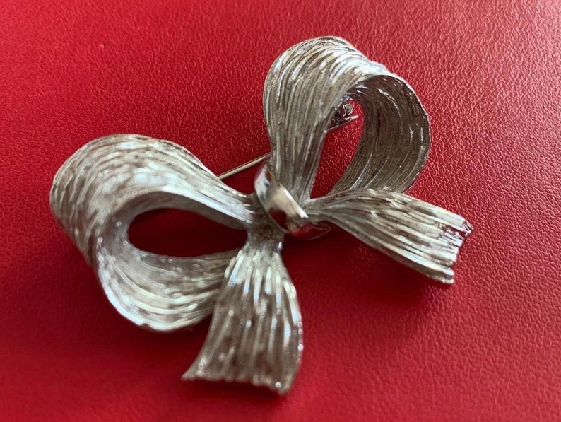 Vintage 1950s Bow Brooch image 2