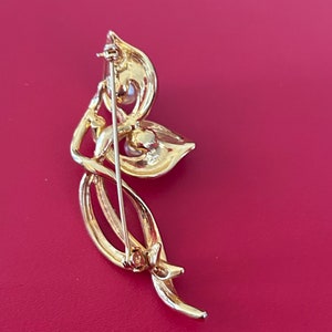 Stunning Vintage Goldtone Callie Liliy Brooch 1960s image 3