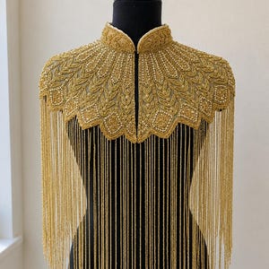 Capelette dorée à franges et perles, col montant, châle de soirée à motif de feuilles pour robes Qipao, mariages et occasions formelles