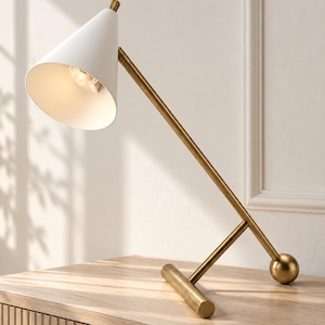 Bordlampa i mässing från mitten av århundradet – Italienskinspirerad Sputnik-skrivbordslampa