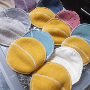 No PUL. Merino Wool or Merino/Silk Nursing pads. 3 pair set. Reusable Anatomic Breastfeeding Pads without PUL. Leakproof Washable. 4 layers. Random color/fabric