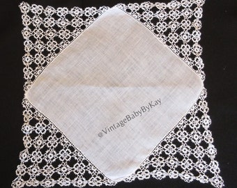 Linen and Lace Wedding Hanky with 4 Large Feature Corners, Daisy Design Lace Vintage White Bridal Hankie, Something Old Tears of Joy