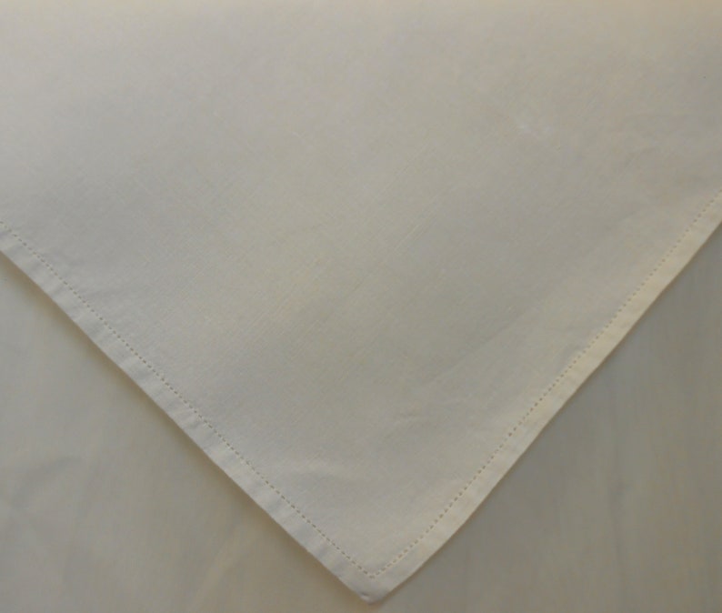 11 Linen Napkins Pale Ivory Vintage Hemstitching Matching Set of 11 Luncheon Size 12 Elegant Party Holiday Wedding Napkin Set