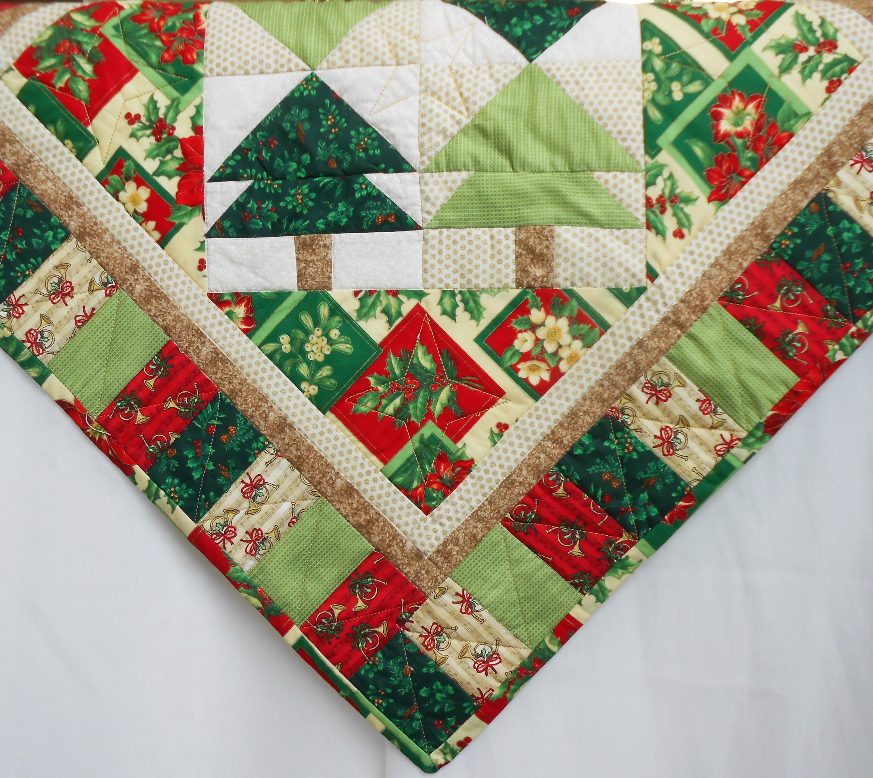 Christmas Quilt Table Topper Patchwork Tree Design Red Green Etsy