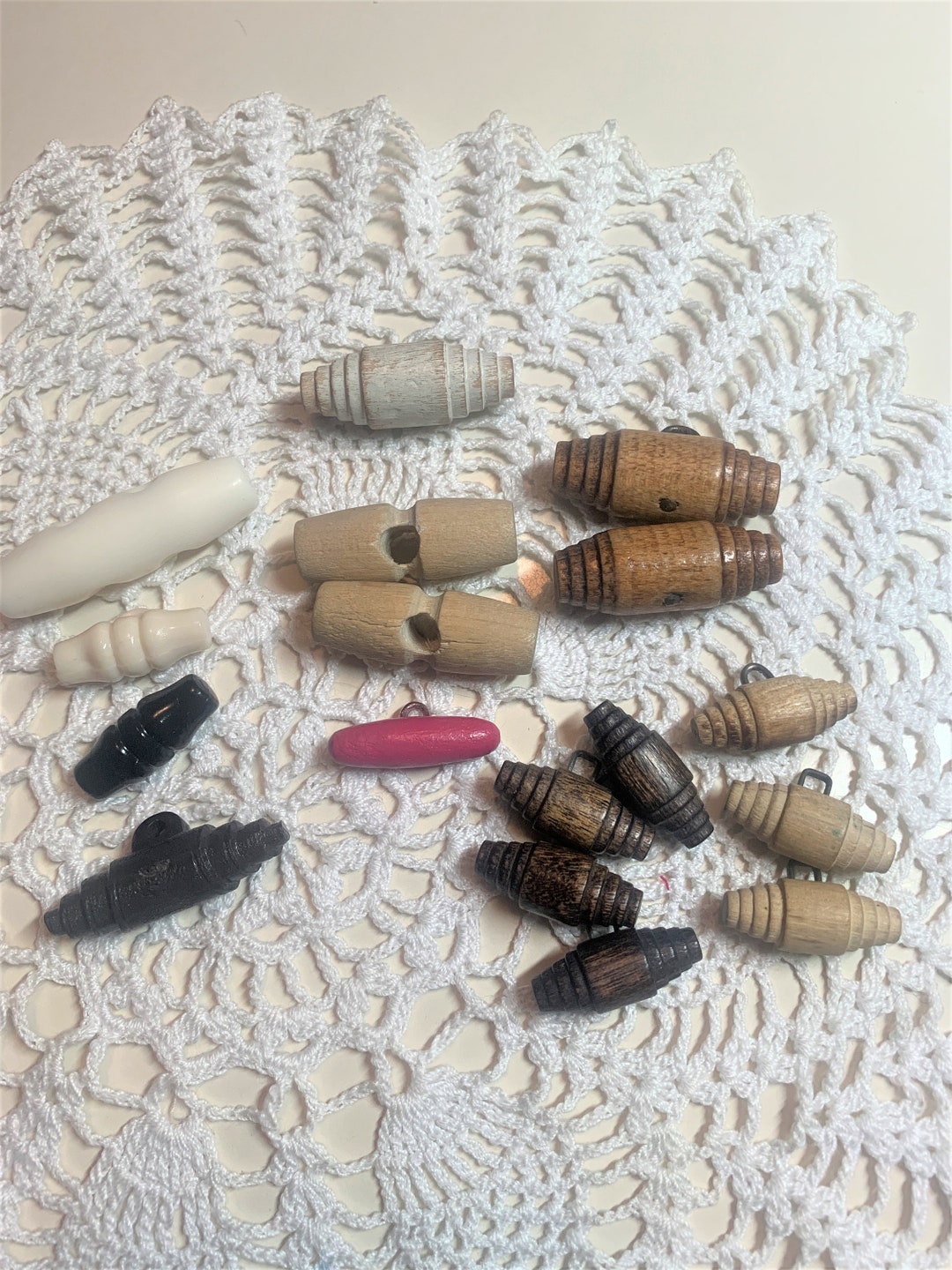 17 Assorted Vintage Toggle Buttons Wood and Plastic Etsy