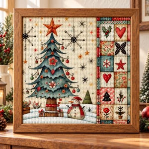 Peut inclure: Une broderie au point de croix dans un cadre carré représentant un sapin de Noël décoré avec une étoile, un bonhomme de neige et des flocons. Le côté droit présente une bordure verticale en patchwork avec des cœurs, des étoiles et des fleurs.