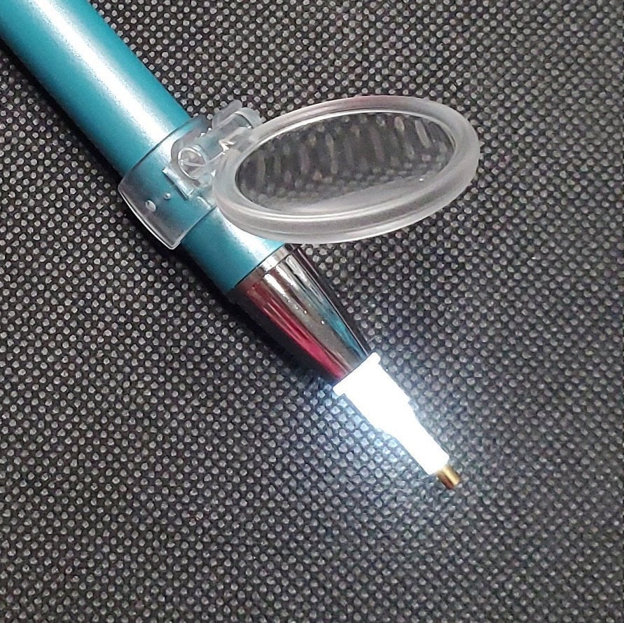 Glowing Lights With Clip on Magnifier 5D Diamond Painting Drill Pen 