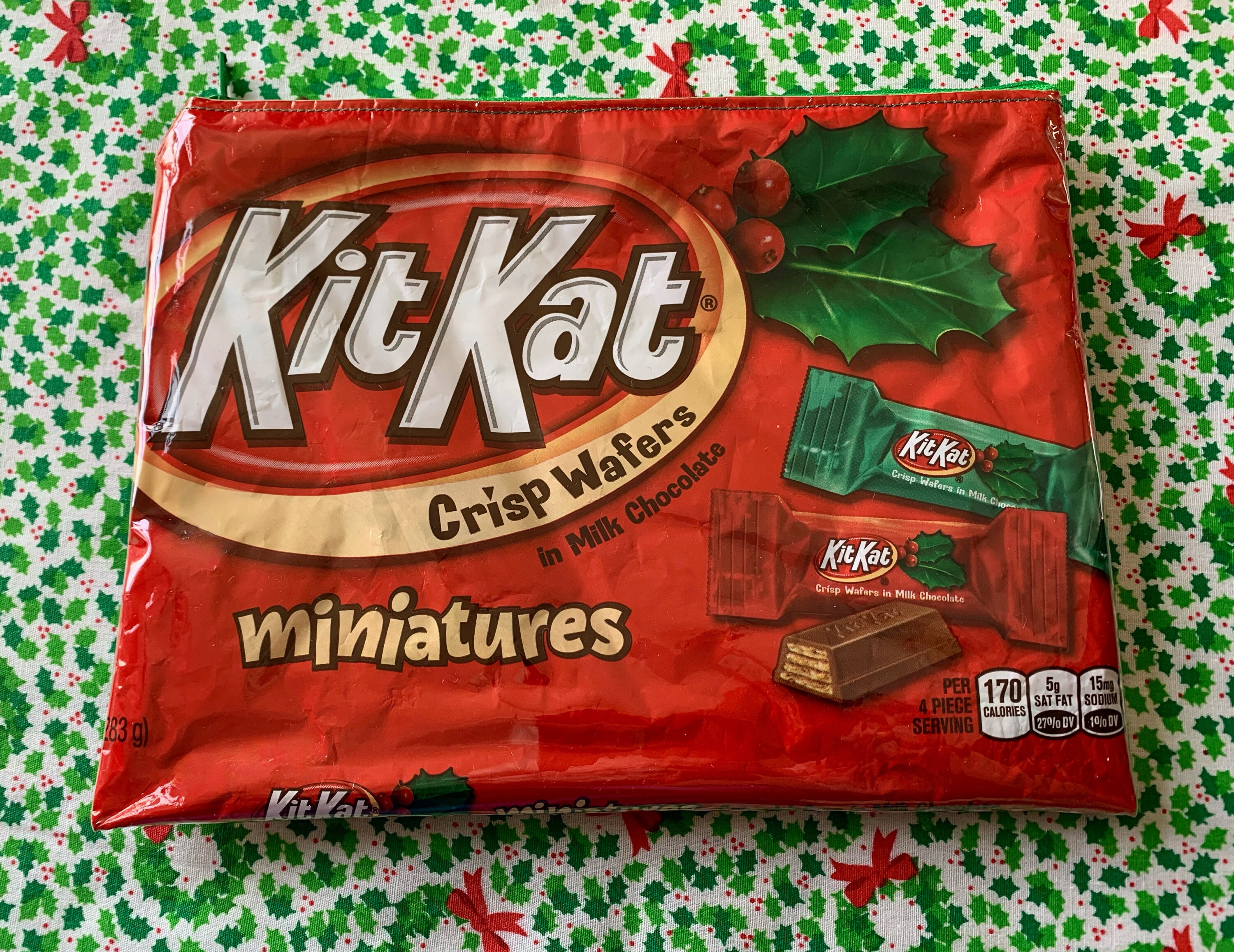 kit-kat-crisp-wafer-assorted-miniatures-holiday-chocolate-candy-21
