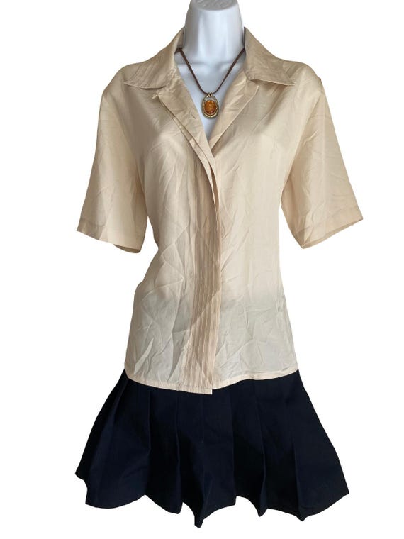 Laura Ashley, Vintage Laura Ashley Size 10 Beige Short Sleeve Button Up Blouse Officecore Soft
