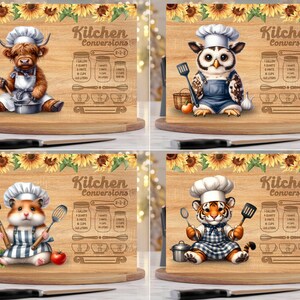 Puede incluir: Un juego de cuatro tablas de cortar rectangulares de madera con tablas de conversi&oacute;n de cocina y bordes de girasoles. Cada tabla muestra un animal diferente con gorro de chef y delantal, incluyendo una vaca, un b&uacute;ho, un h&aacute;mster y un tigre.