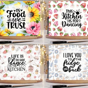 Puede incluir: Cuatro tablas de cortar rectangulares de vidrio con esquinas redondeadas, cada una con dise&ntilde;os &uacute;nicos: girasoles y amapolas, fresas, iconos de reposter&iacute;a y utensilios de cocina, todos mostrando diversos textos impresos.